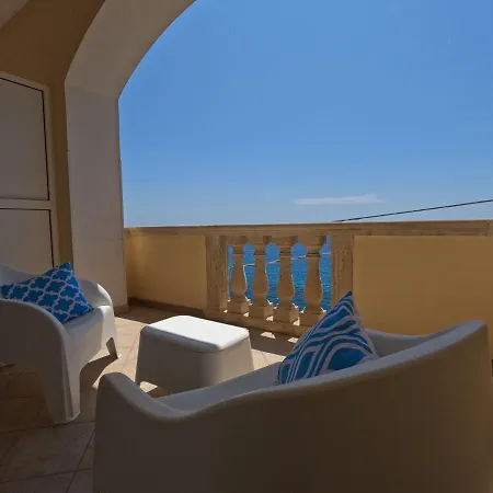 The Sun 'tis 4* Castro (Lecce)