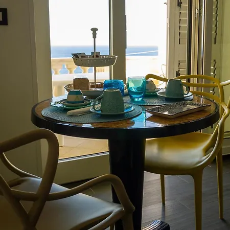 The Sun 'tis Frühstückspension Castro (Lecce)